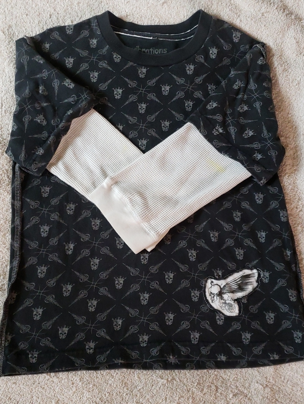 🔥4 For $20 - Black Graphic Long Sleeve Top with Wing Patch
